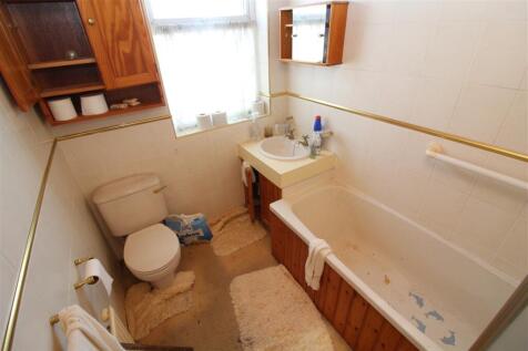 Bathroom T202509041231.jpg