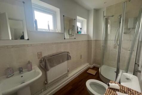 SHOWER T202509190911.jpg