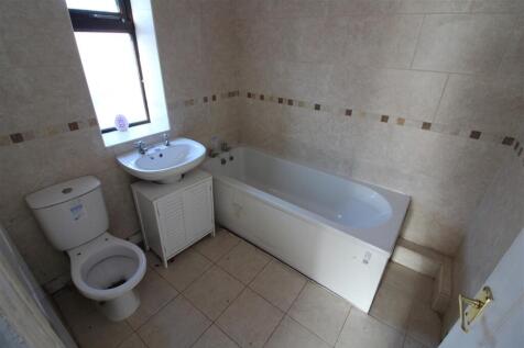 BATHROOM T202509261423.jpg