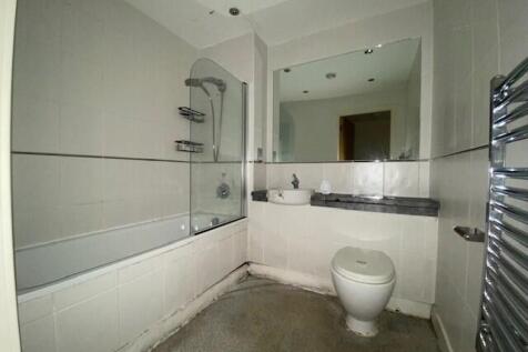 BATHROOM T202510031406.jpg