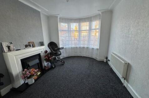 Front Lounge T202510061554.jpg