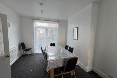 DINING ROOM T202510061554.jpg