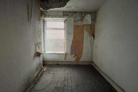 Bedroom 2 T202510141038.jpg