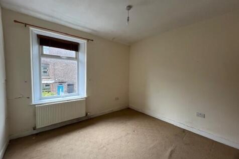 Bedroom 1 T202509221419.jpg