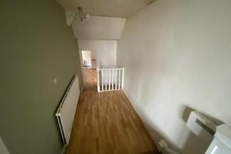 INNER HALLWAY T202509241425.jpg