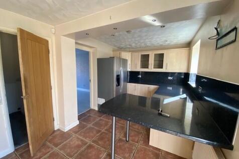 KITCHEN 2 T202509241201.jpg