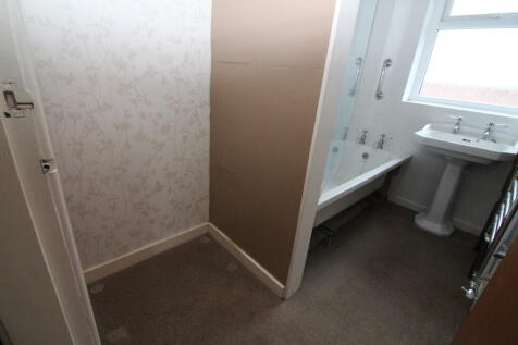 Bathroom 2 T202510201221.jpg