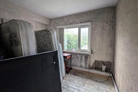 Bedroom 1 T202510241554.jpg