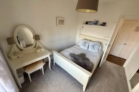 Bed T202510241619.jpg