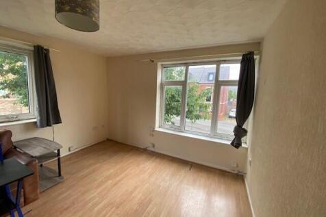 LOUNGE T202506261032.jpg