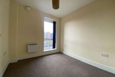 Bedroom 1 T202511041447.jpg