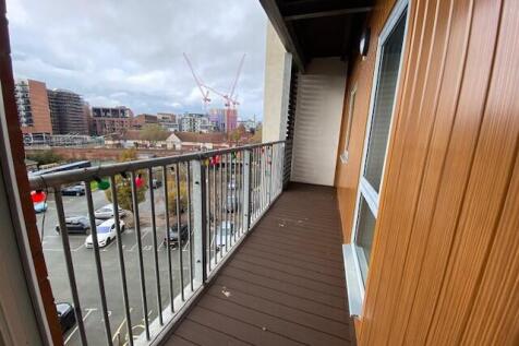 Balcony T202511041447.jpg