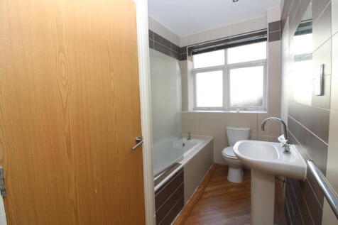 Bathroom 2 T202511061222.jpg