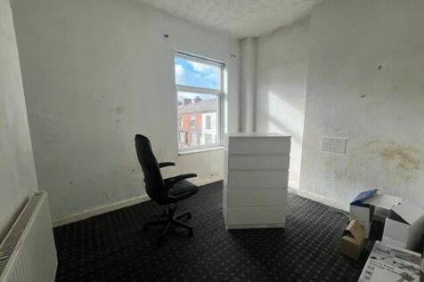 Bedroom 1 T202510241629.jpg