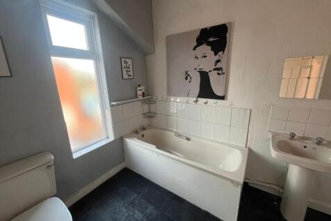 Bathroom T202510241629.jpg