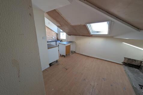 Kitchen Dining 12 South Street T202509261455.jpg