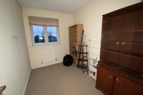 Bedroom 2 T202511191038.jpg