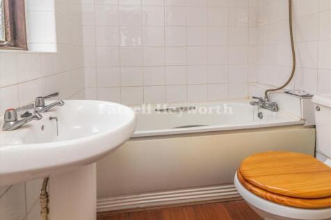 Bathroom T202511191231.jpg