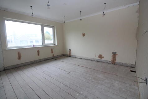 Bedroom 1 T202510161111.jpg