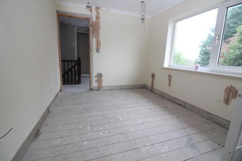 Bedroom 2 T202510161111.jpg