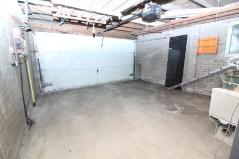 Garage T202510161111.jpg