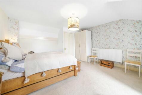 Bedroom 1 P2