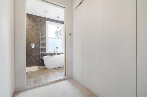 Bathroom 1 P1