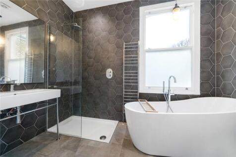 Bathroom 1 P2