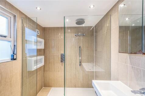 Bathroom 1 P2