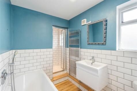 Bathroom 2 P1
