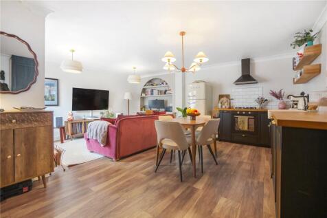 Reception/Kitchen
