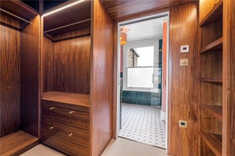 Walk-In Wardrobe