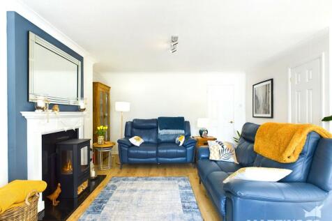 28 Stanmore Garde...