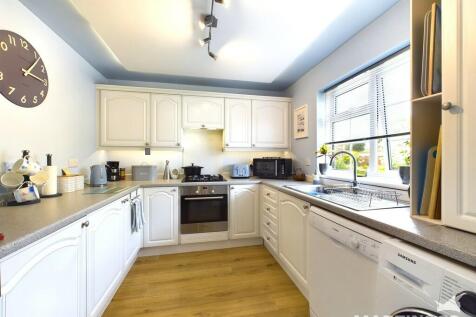 28 Stanmore Garde...