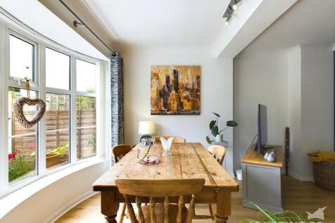 28 Stanmore Garde...