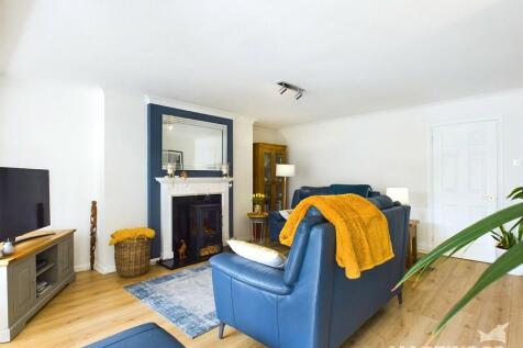 28 Stanmore Garde...