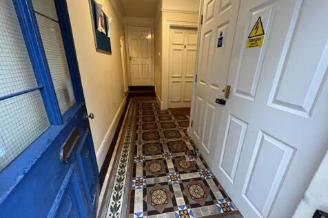 COMMUNAL ENTRANCE HA