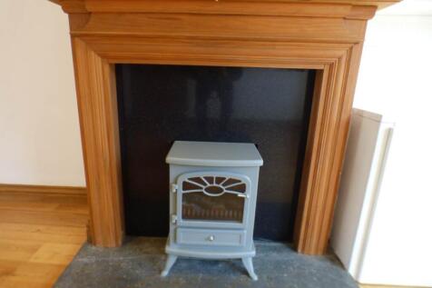 FEATURE FIREPLACE