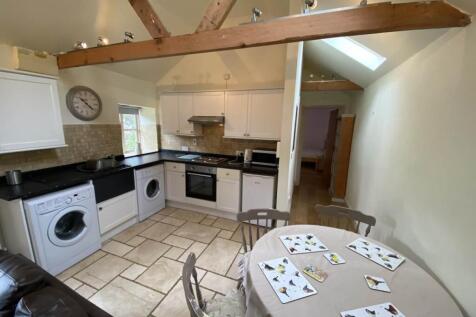 KITCHEN DINER AREA