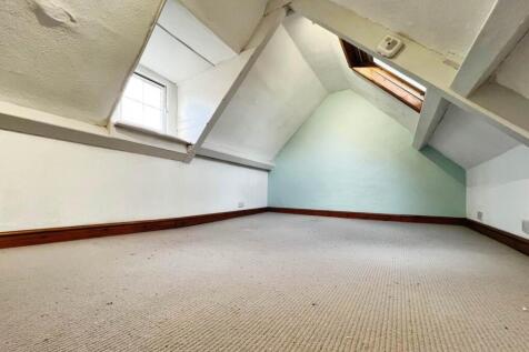 ATTIC ROOM 