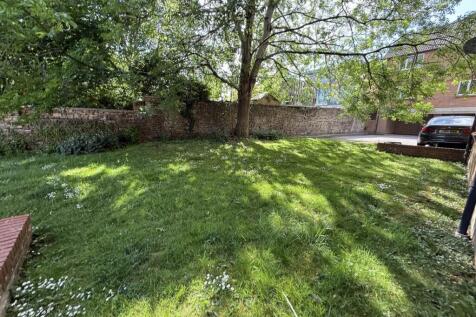 COMMUNAL GARDEN