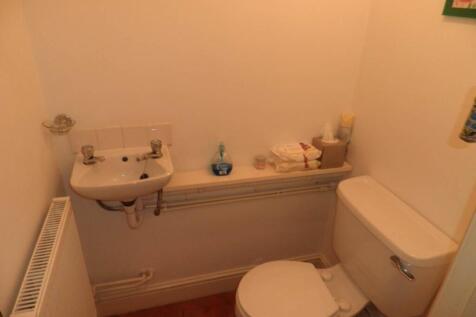 CLOAKROOM 1