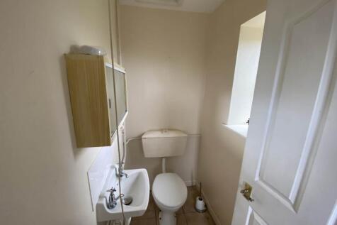DOWNSTAIRS CLOAKROOM