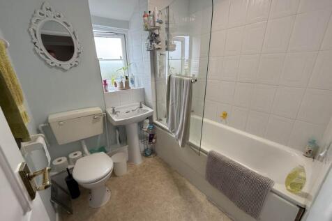Upstairs Family Bath