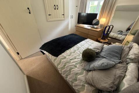 Bedroom 1 (1)