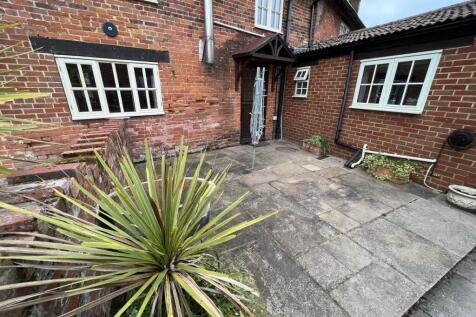 COURTYARD GARDEN