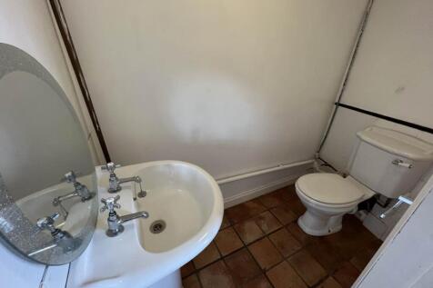 DOWNSTAIRS CLOAKROOM