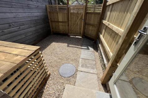 COURTYARD GARDEN 2
