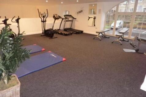COMMUNAL GYM