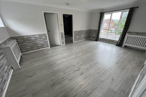 LOUNGE &amp; DINING ROOM